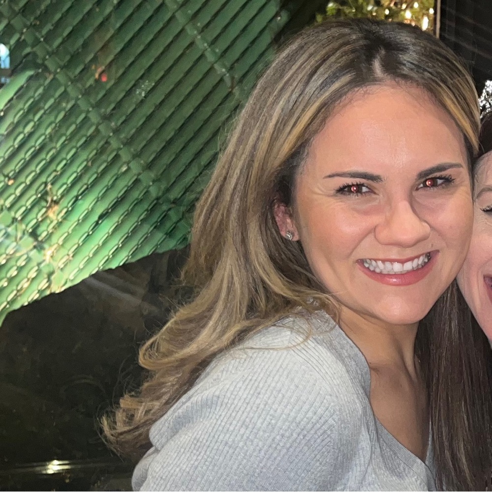 Meet your Posher, Dana